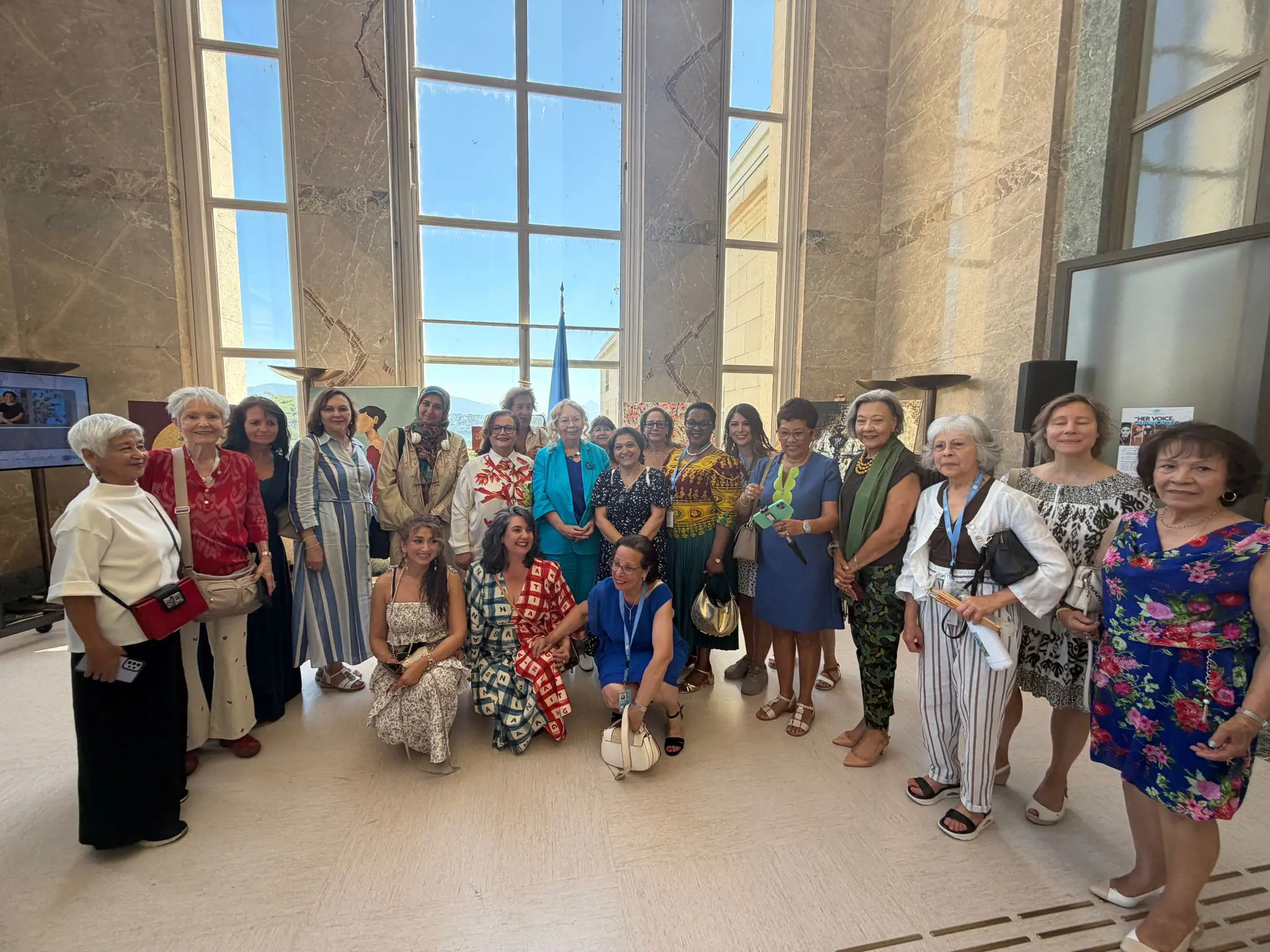 art-contemporain-groupe-exposition-cercle-femmes-nations-unies